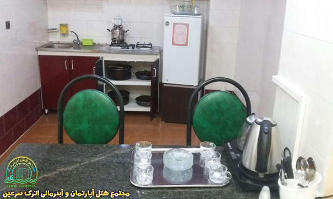آشپزخانه آپارتمان های یک خوابه سه تخته